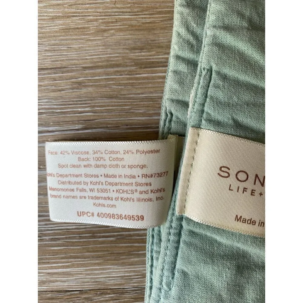 Sonoma 4 Trellis Table Cloth Placemats